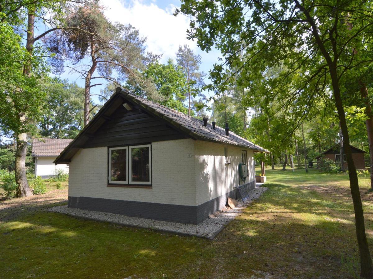Detached Bungalow With Lovely Covered Terrace In A Nature Rich Holiday Park Stramproy Exterior photo